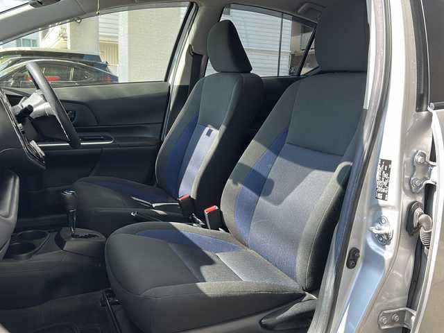 トヨタ アクア S 高知県 2017(平29)年 9.4万km シルバーM プッシュスタート/オートライト/オーディオ/ＥＴＣ