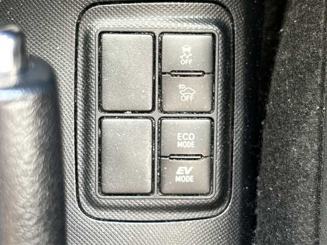 トヨタ アクア S 高知県 2017(平29)年 9.4万km シルバーM プッシュスタート/オートライト/オーディオ/ＥＴＣ