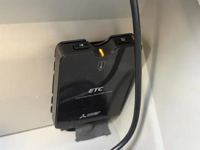 トヨタ パッソ X 愛知県 2016(平28)年 3.3万km キナコメタリック /禁煙//社外メモリナビ//フルセグ//CD/SD/BT/USB/iPod/AM/FM//ETC//アイドリングストップ//キーレス//横滑り防止//電動格納ミラー//ISOFIX//純正フロアマット//純正ドアバイザー//保証書//取扱説明書//スペアキー