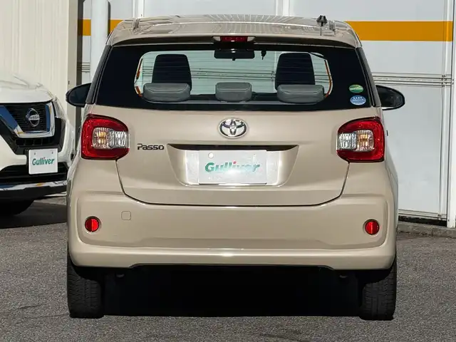 トヨタ パッソ X 愛知県 2016(平28)年 3.3万km キナコメタリック /禁煙//社外メモリナビ//フルセグ//CD/SD/BT/USB/iPod/AM/FM//ETC//アイドリングストップ//キーレス//横滑り防止//電動格納ミラー//ISOFIX//純正フロアマット//純正ドアバイザー//保証書//取扱説明書//スペアキー