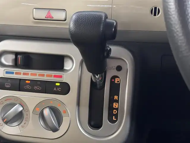 スズキ ラパン X 三重県 2011(平23)年 5.7万km エアブルーM/ホワイト ガソリン/FF/インパネCVT/ケンウッド 6.1インチ『彩速ナビ』 MDV-323/（FM/AM/CD/DVD/TV/SD/AUX/USB/RCA）/バックカメラ/ドライブレコーダー 前後/安全/・ABS/・運転席・助手席エアバッグ/・衝突安全ボディ/装備/・プッシュスタート/・スマートキーx1/・マニュアルエアコン/・LEDヘッドライト（電球から打替）/・ヘッドライトレベライザー/・電動格納ドアミラー/・集中式ドアロック/・純正14inAW/・保/取/など