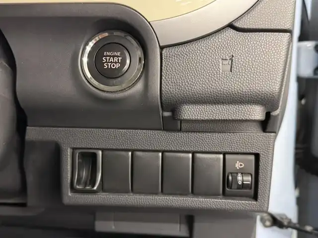 スズキ ラパン X 三重県 2011(平23)年 5.7万km エアブルーM/ホワイト ガソリン/FF/インパネCVT/ケンウッド 6.1インチ『彩速ナビ』 MDV-323/（FM/AM/CD/DVD/TV/SD/AUX/USB/RCA）/バックカメラ/ドライブレコーダー 前後/安全/・ABS/・運転席・助手席エアバッグ/・衝突安全ボディ/装備/・プッシュスタート/・スマートキーx1/・マニュアルエアコン/・LEDヘッドライト（電球から打替）/・ヘッドライトレベライザー/・電動格納ドアミラー/・集中式ドアロック/・純正14inAW/・保/取/など