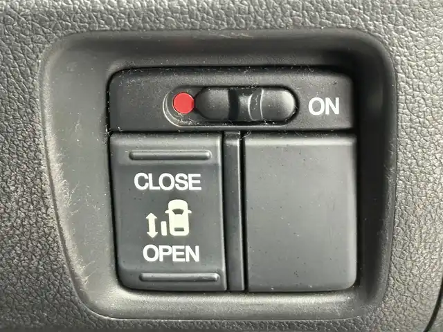 ホンダ Ｎ ＢＯＸ カスタム G Lパッケージ 愛知県 2017(平29)年 6.6万km クリスタルブラックパール 純正SDナビ（VXM-174VFXi）/・Bluetooth/・CD/・DVD/バックカメラ/ビルトインETC/ドライブレコーダー/スマートキー/パワースライドドア/純正14インチアルミホイール/ステアリングスイッチ/オートエアコン/チップアップシート/HIDヘッドライト/オートライト/ウィンカーミラー/フォグランプ