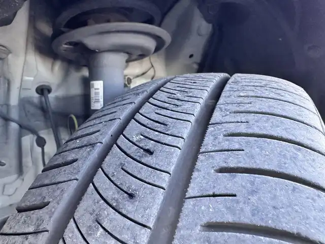 トヨタ シエンタ G 宮城県 2019(令1)年 4.9万km ホワイトパールクリスタルシャイン セーフティセンス/・プリクラッシュセーフティ/・レーンディパーチャーアラート/・オートマチックハイビーム/先行車発進告知機能/パーキングサポートブレーキ/クリアランスソナー/純正12インチフリップダウンモニター（V12T-R68C）/純正ナビ（NSZT-W68T）/・CD/DVD/・Bluetooth/・フルセグTV/バックカメラ/ビルトインETC/ドライブレコーダー/両側電動スライドドア/革巻きステアリング/スマートキー＆プッシュスタート/スペアキー1本/電動格納ミラー/純正フロアマット/純正ドアバイザー/W/サイド/カーテンエアバッグ/取扱説明書/保証書