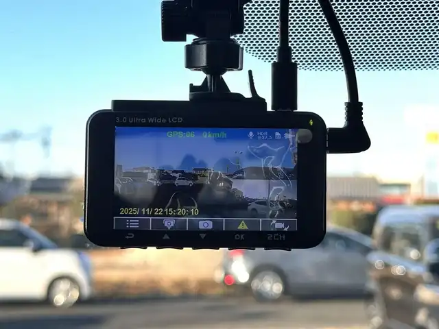 トヨタ シエンタ G 宮城県 2019(令1)年 4.9万km ホワイトパールクリスタルシャイン セーフティセンス/・プリクラッシュセーフティ/・レーンディパーチャーアラート/・オートマチックハイビーム/先行車発進告知機能/パーキングサポートブレーキ/クリアランスソナー/純正12インチフリップダウンモニター（V12T-R68C）/純正ナビ（NSZT-W68T）/・CD/DVD/・Bluetooth/・フルセグTV/バックカメラ/ビルトインETC/ドライブレコーダー/両側電動スライドドア/革巻きステアリング/スマートキー＆プッシュスタート/スペアキー1本/電動格納ミラー/純正フロアマット/純正ドアバイザー/W/サイド/カーテンエアバッグ/取扱説明書/保証書