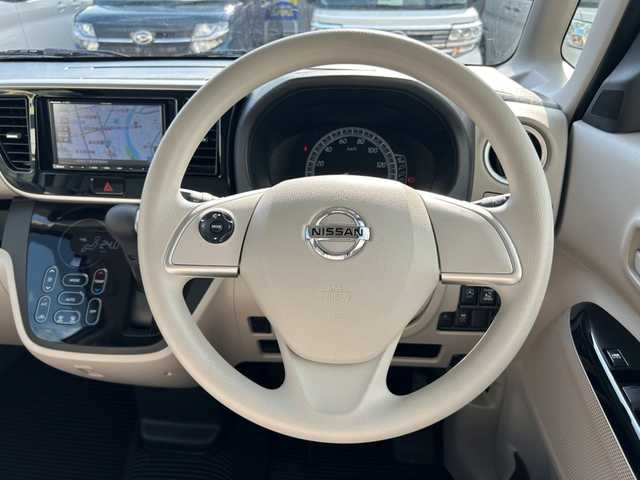 日産 デイズ ルークス X 京都府 2018(平30)年 4.8万km ホワイトパール (株)IDOMが運営する【じしゃロン伏見店】の自社ローン対象車両になります。こちらは現金ご利用時の価格です。自社ローンご希望の方は別途その旨お申付け下さい。/社外ナビ＜CN-E300D＞/(ワンセグTV/Bluetooth/CD)/バックカメラ/アラウンドビューモニター/アイドリングストップ/電格ミラー/プッシュスタート/片側パワースライドドア/前後コーナーセンサー/衝突軽減システム