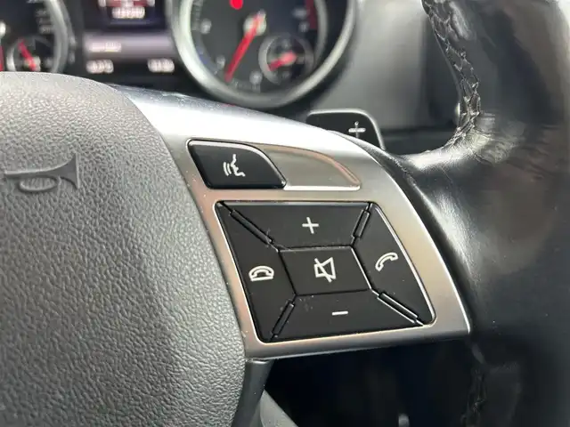 メルセデス・ベンツ ゲレンデヴァーゲン Ｇ３５０ｄ 大分県 2017(平29)年 16万km 白 ・ワンオーナー/・革シート/・純正メーカーナビ/　CD/DVD/BT/USB/ラジオ/フルセグ/・ガラスルーフ/・メモリーシート　D席/N席/・パワーシート　　D席/N席/・Harman/Kardon/・USB端子/・AMGマフラー/・シートヒーター全席/・ステアリングスイッチ/・パドルシフト/・アイドリングストップ/・クリアランスソナー/・横滑り制御システム/・ブレーキアシストシステム/・オートマチックハイビーム/・プライバシーフィルム/・革巻きステアリング/・純正18インチアルミホイル/・フロアマット/・ドアバイザー/・取扱説明書/・保証書/・スペアキー１本