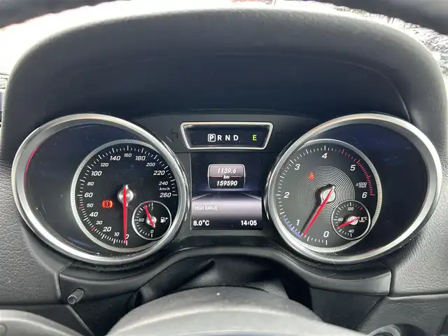 メルセデス・ベンツ ゲレンデヴァーゲン Ｇ３５０ｄ 大分県 2017(平29)年 16万km 白 ・ワンオーナー/・革シート/・純正メーカーナビ/　CD/DVD/BT/USB/ラジオ/フルセグ/・ガラスルーフ/・メモリーシート　D席/N席/・パワーシート　　D席/N席/・Harman/Kardon/・USB端子/・AMGマフラー/・シートヒーター全席/・ステアリングスイッチ/・パドルシフト/・アイドリングストップ/・クリアランスソナー/・横滑り制御システム/・ブレーキアシストシステム/・オートマチックハイビーム/・プライバシーフィルム/・革巻きステアリング/・純正18インチアルミホイル/・フロアマット/・ドアバイザー/・取扱説明書/・保証書/・スペアキー１本