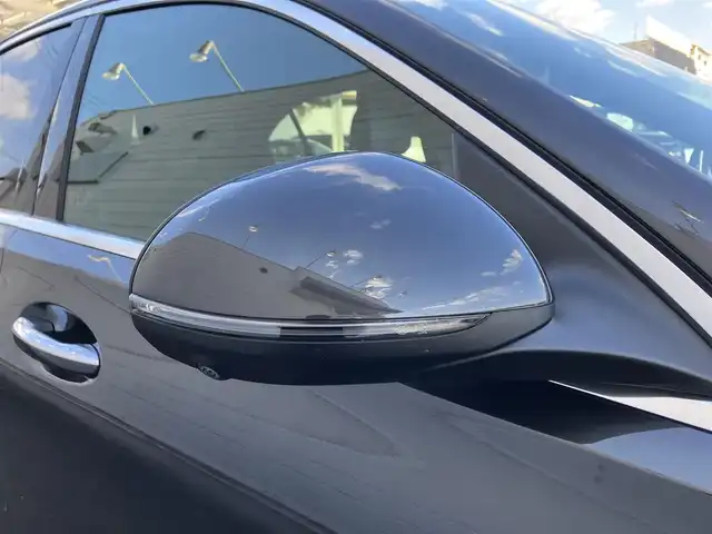 メルセデス・ベンツ Ｍ・ベンツ Ｃ２２０ｄ アバンギャルド　AMGライン 三重県 2023(令5)年 2.9万km グレー ♪AMGライン/♪ISG搭載モデル/♪ターボ/パワートランク/ディスプレイメーター/ヘッドアップディスプレイ/ブルメスターサウンド/♪運転支援/ ・アクティブブレーキアシスト/ ・アクティブレーンキーピングアシスト/ ・ブラインドスポットアシスト/ ・トラフィックサインアシスト/ ・パーキングアシスト/ ・アクティブストップ&ゴーアシスト/ ・アダプティブクルーズコントロール/♪純正11.9インチ縦型ナビ/ ・Apple Car Play/ ・Android Auto/ ・DTV・Bluetooth・USB/♪全方位カメラ/♪バックカメラ/♪純正18インチAW(AMG)/♪スマートキー×2/♪プッシュスタート/♪ハーフレザーシート/♪前席パワーシート(メモリ付き)/♪前席シートヒーター/♪LEDヘッドライト/♪オートライト/♪オートハイビーム/♪アイドリングストップ/♪革巻ステアリング/♪ステアリングスイッチ/♪パドルシフト/♪ウィンカーミラー/♪オートリトラクタブルミラー/♪フロアマット/♪プライバシーガラス/♪サイド/カーテンエアバック/♪横滑り防止機能/♪ETC