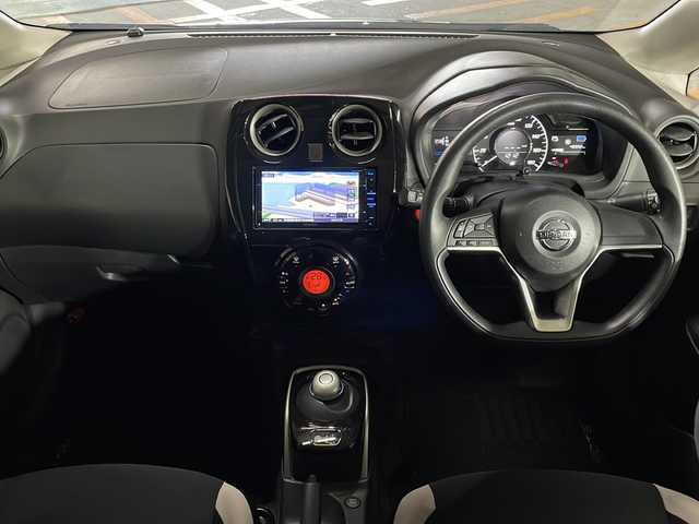 日産 ノート e－パワー X 広島県 2018(平30)年 4.9万km スーパーブラック 社外ナビ　/フルセグ　/レーンキープアシスト　/衝突軽減ブレーキ　/コーナーセンサー　/踏み間違い防止　/ＬＥＤヘッドランプ　/スマートキー　/Ｂｌｕｅｔｏｏｔｈ　/アイドリングストップ　/ETC　/ドライブレコーダー　/純正１４インチホイールキャップ/エアバック（運転席/助手席）