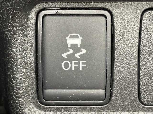 日産 ノート e－パワー X 広島県 2018(平30)年 4.9万km スーパーブラック 社外ナビ　/フルセグ　/レーンキープアシスト　/衝突軽減ブレーキ　/コーナーセンサー　/踏み間違い防止　/ＬＥＤヘッドランプ　/スマートキー　/Ｂｌｕｅｔｏｏｔｈ　/アイドリングストップ　/ETC　/ドライブレコーダー　/純正１４インチホイールキャップ/エアバック（運転席/助手席）