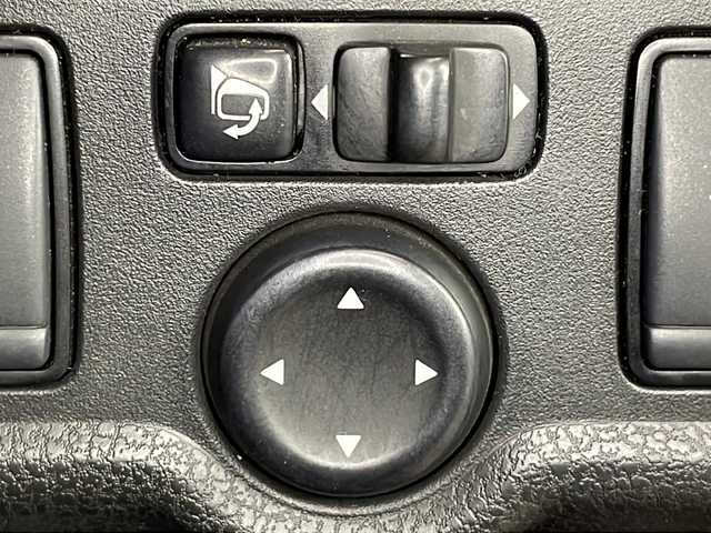 日産 ノート e－パワー X 広島県 2018(平30)年 4.9万km スーパーブラック 社外ナビ　/フルセグ　/レーンキープアシスト　/衝突軽減ブレーキ　/コーナーセンサー　/踏み間違い防止　/ＬＥＤヘッドランプ　/スマートキー　/Ｂｌｕｅｔｏｏｔｈ　/アイドリングストップ　/ETC　/ドライブレコーダー　/純正１４インチホイールキャップ/エアバック（運転席/助手席）