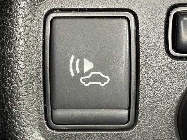 日産 ノート e－パワー X 広島県 2018(平30)年 4.9万km スーパーブラック 社外ナビ　/フルセグ　/レーンキープアシスト　/衝突軽減ブレーキ　/コーナーセンサー　/踏み間違い防止　/ＬＥＤヘッドランプ　/スマートキー　/Ｂｌｕｅｔｏｏｔｈ　/アイドリングストップ　/ETC　/ドライブレコーダー　/純正１４インチホイールキャップ/エアバック（運転席/助手席）