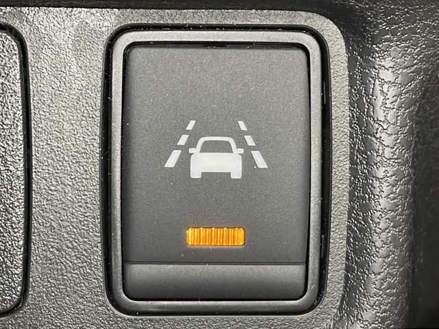 日産 ノート e－パワー X 広島県 2018(平30)年 4.9万km スーパーブラック 社外ナビ　/フルセグ　/レーンキープアシスト　/衝突軽減ブレーキ　/コーナーセンサー　/踏み間違い防止　/ＬＥＤヘッドランプ　/スマートキー　/Ｂｌｕｅｔｏｏｔｈ　/アイドリングストップ　/ETC　/ドライブレコーダー　/純正１４インチホイールキャップ/エアバック（運転席/助手席）