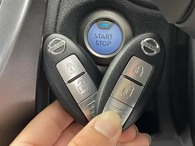 日産 ノート e－パワー X Bアロー 群馬県 2018(平30)年 4.2万km ガーネットレッド/スーパーブラック 2トーン LEDヘッドランプ/＝＝＝＝＝＝/純正7インチナビ/(AM/FM/Bluetooth/フルセグTV/CD/DVD/AUX)/インテリジェントクルーズコントロール/インテリジェントLI(車線逸脱防止支援システム)/インテリジェントエマージェンシーブレーキ/フロント/バックソナー/純正前方ドライブレコーダー(DJ4-D)/ハイビームアシスト/ETC/プッシュスタート/スマートキー/スペアキー有