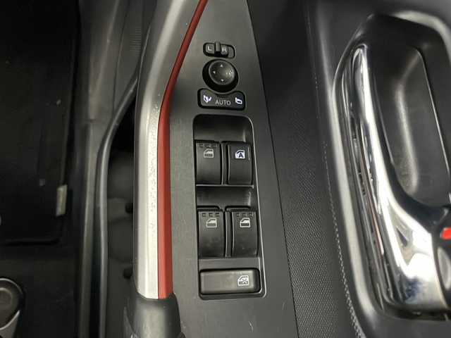 トヨタ ライズ Z 道央・札幌 2019(令1)年 5.7万km ブラックマイカメタリック/シャイニングホワイトパール ・4WD/・ターボ/・純正SＤナビ【NSCN-W68】/・ワンセグテレビ/・BluetoothAudio/・純正17インチアルミホイール/・プリクラッシュセーフティ/・レーダークルーズコントロール/・レーンキープアシスト/・コーナーセンサー/・横滑り防止システム/・D+N席シートヒーター/・デジタルインナーミラー/・アイドリングストップ/・プッシュスタート/・バックカメラ/・LEDオートライト/・オートハイビーム/・フォグランプ/・前後ドラレコ/・ETC/・保証書・取説