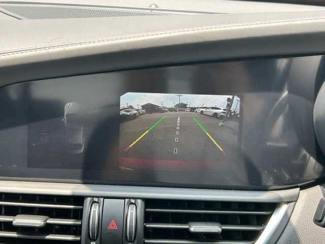 アルファロメオ ジュリア ヴェローチェ 千葉県 2020(令2)年 1.4万km 赤 純正ディスプレイオーディオ/Bluetooth/AppleCarPlay /ETC/バックカメラ/パワーバックドア/HarmanKardon /１列目パワーシート/レダークルーズコントロール/１列目シートヒーター/レーンディパージャー /前方衝突警報システム/衝突被害軽減ブレーキ/オートライト/オートハイビーム/ウィンカーミラー/オールオートウィンドウ/プッシュスタート/スマートキー/スペアキー１本/LEDヘッドライト/純正フロアマット/純正アルミホイール/本革シート/本革巻きハンドル