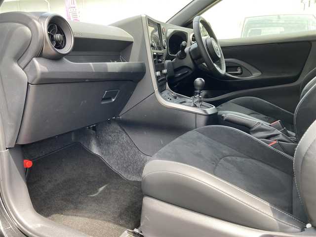 トヨタ ＧＲヤリス RZ ハイパフォーマンス 福岡県 2024(令6)年 0.3万km プレシャスブラックパール ワンオーナー/純正メーカーナビ/（フルセグTV/AM/FM/Bluetooth)/バックカメラ/iMT機能/モード変更４種類（カスタムモード、スポーツモード、ノーマルモード、エコモード）/レーダークルーズコントロール/アイドリングストップ/ビルトインETC/インタークーラースプレー/純正フロアマット/純正18インチホイール/コーナーセンサー/ハーフレザーシート/プッシュスタート/ウィンカーミラー/スマートキー/保証書/取扱説明書・ナビ取扱説明書/スペアキー