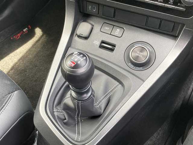 トヨタ ＧＲヤリス RZ ハイパフォーマンス 福岡県 2024(令6)年 0.3万km プレシャスブラックパール ワンオーナー/純正メーカーナビ/（フルセグTV/AM/FM/Bluetooth)/バックカメラ/iMT機能/モード変更４種類（カスタムモード、スポーツモード、ノーマルモード、エコモード）/レーダークルーズコントロール/アイドリングストップ/ビルトインETC/インタークーラースプレー/純正フロアマット/純正18インチホイール/コーナーセンサー/ハーフレザーシート/プッシュスタート/ウィンカーミラー/スマートキー/保証書/取扱説明書・ナビ取扱説明書/スペアキー