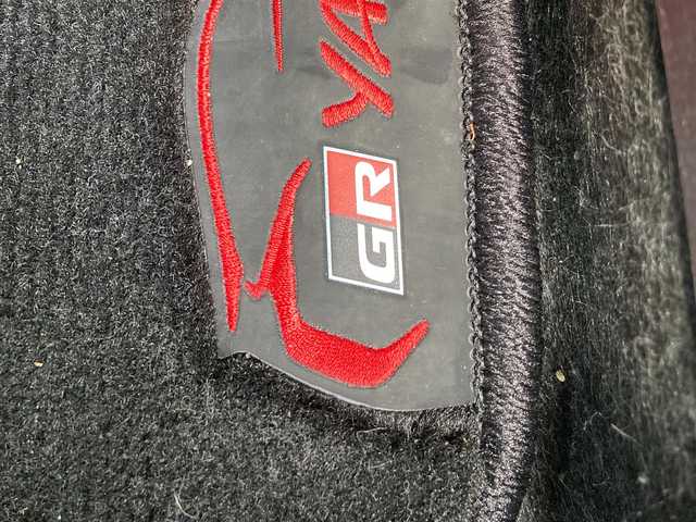 トヨタ ＧＲヤリス RZ ハイパフォーマンス 福岡県 2024(令6)年 0.3万km プレシャスブラックパール ワンオーナー/純正メーカーナビ/（フルセグTV/AM/FM/Bluetooth)/バックカメラ/iMT機能/モード変更４種類（カスタムモード、スポーツモード、ノーマルモード、エコモード）/レーダークルーズコントロール/アイドリングストップ/ビルトインETC/インタークーラースプレー/純正フロアマット/純正18インチホイール/コーナーセンサー/ハーフレザーシート/プッシュスタート/ウィンカーミラー/スマートキー/保証書/取扱説明書・ナビ取扱説明書/スペアキー