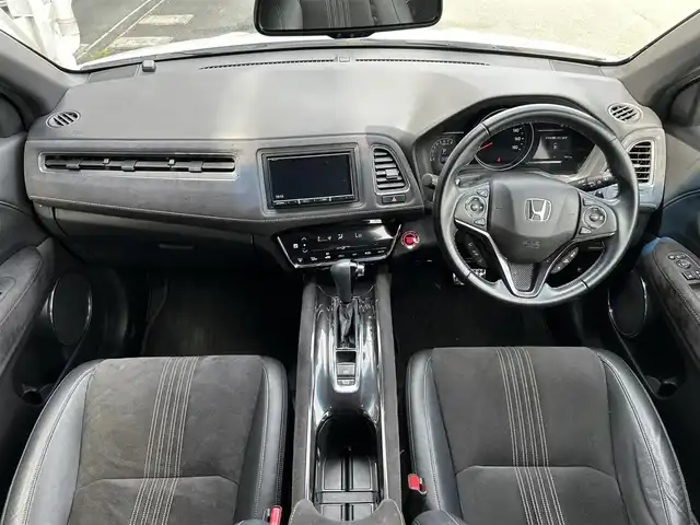 ホンダ ヴェゼル RS ホンダセンシング 静岡県 2019(令1)年 6.1万km プラチナホワイトパール ホンダセンシング/寒冷地仕様/ナビ/・フルセグTV/BTオーディオ/SD/USB/HDMI//バックカメラ/ビルトインETC/クルーズコントロール追従有　ACC/ハーフレザーシート/シートヒーターD/N/オートホールドブレーキ/LEDヘッドライト/・LEDフォグ/スマートキー/純正アルミホイール