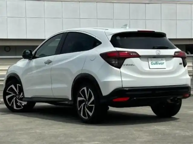 ホンダ ヴェゼル RS ホンダセンシング 静岡県 2019(令1)年 6.1万km プラチナホワイトパール ホンダセンシング/寒冷地仕様/ナビ/・フルセグTV/BTオーディオ/SD/USB/HDMI//バックカメラ/ビルトインETC/クルーズコントロール追従有　ACC/ハーフレザーシート/シートヒーターD/N/オートホールドブレーキ/LEDヘッドライト/・LEDフォグ/スマートキー/純正アルミホイール