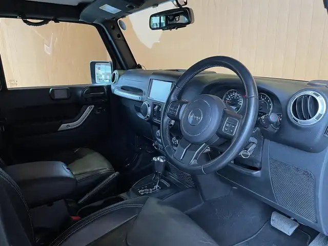 クライスラー・ジープ ジープ ラングラー アンリミテッド サハラ 愛知県 2018(平30)年 6.6万km グレー 社外ナビ /フルセグTV /CD/DVD再生 /Bluetooth /バックカメラ /オートライト/黒革シート /シートヒーター　/ヒルアシストコントロール /ETC /横滑り防止 /純正18インチアルミ　/背面タイヤ