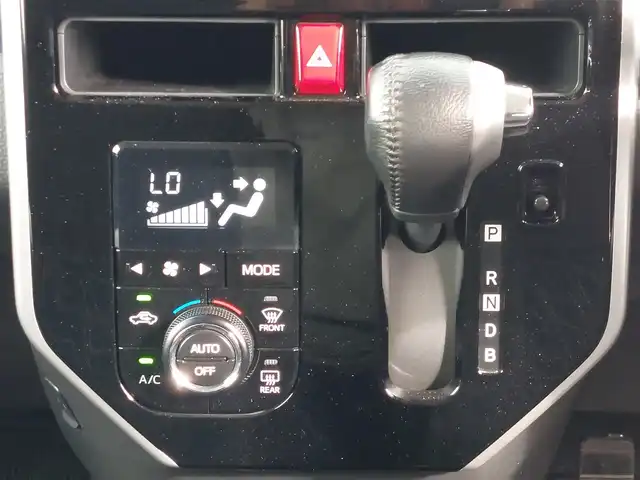 トヨタ タンク カスタムG－T 東京都 2019(平31)年 4.9万km パールホワイトⅢ 純正ナビ/バックカメラ/ビルトインETC/シートヒーター/両側パワースライドドア/アイドリングストップ/衝突軽減ブレーキ/クルーズコントロール/コーナーセンサー/オートマチックハイビーム/スマートキー/純正15インチAW