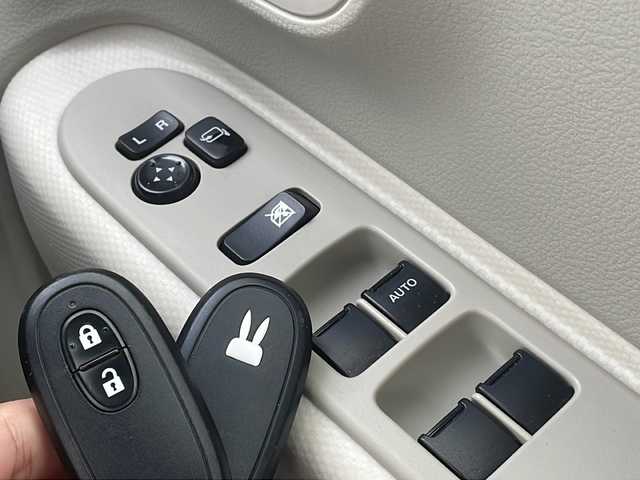 スズキ ラパン L 青森県 2015(平27)年 11万km フォーンベージュM 4WD/ワンオーナー/オーディオ/CD/AUX/前席シートヒーター/レーダーブレーキサポート/横滑り防止機能/ヘッドライトレベライザー/スマートキー/プッシュスタート/純正フロアマット/アイドリングストップ/バニティーミラー/電格ミラー/H28.H30.R2.R4.R6年記録簿有/スペアキー/保証書・取説書