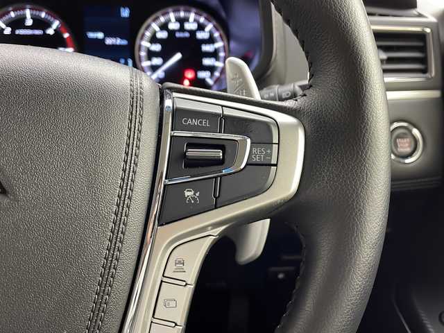 三菱 デリカＤ：５ P 鹿児島県 2023(令5)年 0.7万km アメジストブラック 純正10.1型ナビ/アラウンドビューモニター/フルセグ/ETC/ドライブレコーダー/e-Assist/・衝突軽減ブレーキ/・車線逸脱警報システム/・後側方車両検知警報システム/・誤発進抑制機能/・レーダークルーズコントロール/・オートマチックハイビーム/シートヒーター/パワーシート/ステアリングヒーター/両側パワースライドドア/パワーバックドア/パドルシフト/アイドリングストップ