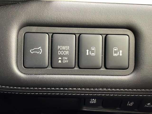 三菱 デリカＤ：５ P 福井県 2023(令5)年 0.7万km アメジストブラック 純正10.1型ナビ/アラウンドビューモニター/フルセグ/ETC/ドライブレコーダー/e-Assist/・衝突軽減ブレーキ/・車線逸脱警報システム/・後側方車両検知警報システム/・誤発進抑制機能/・レーダークルーズコントロール/・オートマチックハイビーム/シートヒーター/パワーシート/ステアリングヒーター/両側パワースライドドア/パワーバックドア/パドルシフト/アイドリングストップ