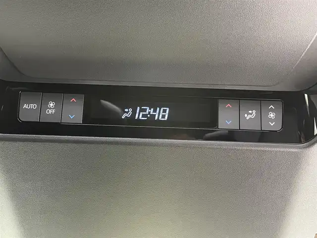 トヨタ アルファードハイブリット Z 千葉県 2024(令6)年 0.1万km プラチナホワイトパールマイカ セーフティセンス（予防安全パッケージ）/・プリクラッシュセーフティ/・レーントレーシングアシスト/・レーダークルーズコントロール（全車速追従機能付）/・アダプティブハイビームシステム/・ロードサインアシスト/・ドライバー異常時対応システム/・アクティブドライビングアシスト/・発進遅れ告知機能/純正14インチHDディスプレイオーディオプラス/・コネクティッドナビ対応14インチHDディスプレイ/・車載ナビ（FM多重VICS／光ビーコン）/・10スピーカー/・地デジTV/・AM/FMラジオ/・USB入力／HDMI入力/・AppleCarPlay／AndroidAuto/・ETC2.0/後席フリップダウンモニター/左右独立ツインムーンルーフ/デジタルインナーミラー/純正18インチAW