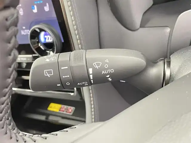 トヨタ アルファードハイブリット Z 千葉県 2024(令6)年 0.1万km プラチナホワイトパールマイカ セーフティセンス（予防安全パッケージ）/・プリクラッシュセーフティ/・レーントレーシングアシスト/・レーダークルーズコントロール（全車速追従機能付）/・アダプティブハイビームシステム/・ロードサインアシスト/・ドライバー異常時対応システム/・アクティブドライビングアシスト/・発進遅れ告知機能/純正14インチHDディスプレイオーディオプラス/・コネクティッドナビ対応14インチHDディスプレイ/・車載ナビ（FM多重VICS／光ビーコン）/・10スピーカー/・地デジTV/・AM/FMラジオ/・USB入力／HDMI入力/・AppleCarPlay／AndroidAuto/・ETC2.0/後席フリップダウンモニター/左右独立ツインムーンルーフ/デジタルインナーミラー/純正18インチAW