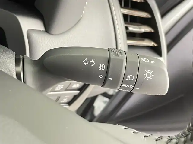 トヨタ アルファードハイブリット Z 千葉県 2024(令6)年 0.1万km プラチナホワイトパールマイカ セーフティセンス（予防安全パッケージ）/・プリクラッシュセーフティ/・レーントレーシングアシスト/・レーダークルーズコントロール（全車速追従機能付）/・アダプティブハイビームシステム/・ロードサインアシスト/・ドライバー異常時対応システム/・アクティブドライビングアシスト/・発進遅れ告知機能/純正14インチHDディスプレイオーディオプラス/・コネクティッドナビ対応14インチHDディスプレイ/・車載ナビ（FM多重VICS／光ビーコン）/・10スピーカー/・地デジTV/・AM/FMラジオ/・USB入力／HDMI入力/・AppleCarPlay／AndroidAuto/・ETC2.0/後席フリップダウンモニター/左右独立ツインムーンルーフ/デジタルインナーミラー/純正18インチAW