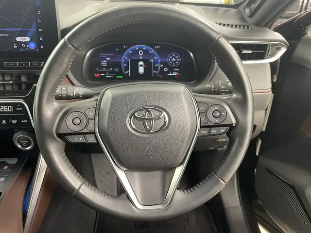 トヨタ ハリアー ハイブリッド Z レザーパッケージ 道央・札幌 2022(令4)年 3.4万km プレシャスブラックパール ・４ＷＤ /トヨタセーフティセンス/・プリクラッシュセーフティ/・レーダークルーズコントロール/・ブラインドスポットモニター/・純正12.3インチディスプレイ/・フルセグ/AppelCarPlay/AndraidAutoBT/・デジタルインナーミラー型前後ドライブレコーダー　/・パノラマミックビューモニター　/・パワーバックドア/・ステアリングスイッチ/・シートヒーター/・パワーシート/メモリシート/・ベンチレーションーシート/・LEDオートライト /  オートハイビーム/・フォグランプ / ビルトインETC２．０/・MTモード付AT / AC１００V電源/・オートリトラミラー/・スマートキー/スペアキー（１本）