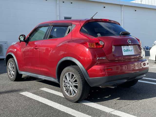 日産 ジューク 15RS タイプV 三重県 2012(平24)年 7.3万km ラディアントレッド 登録時72980km/禁煙車/純正7インチナビ(MP311D-W)/・フルセグ・Bluetooth・CD/DVD・AM/FM・SD/前方ドラレコ/バックカメラ/ETC/プッシュスタート/スマートキー/革巻きステアリング/フォグランプ/AUTOライト/電動格納ミラー/純正スチールホイール積込・サマータイヤ装着