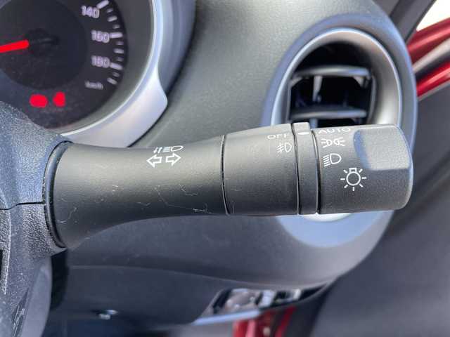 日産 ジューク 15RS タイプV 三重県 2012(平24)年 7.3万km ラディアントレッド 登録時72980km/禁煙車/純正7インチナビ(MP311D-W)/・フルセグ・Bluetooth・CD/DVD・AM/FM・SD/前方ドラレコ/バックカメラ/ETC/プッシュスタート/スマートキー/革巻きステアリング/フォグランプ/AUTOライト/電動格納ミラー/純正スチールホイール積込・サマータイヤ装着