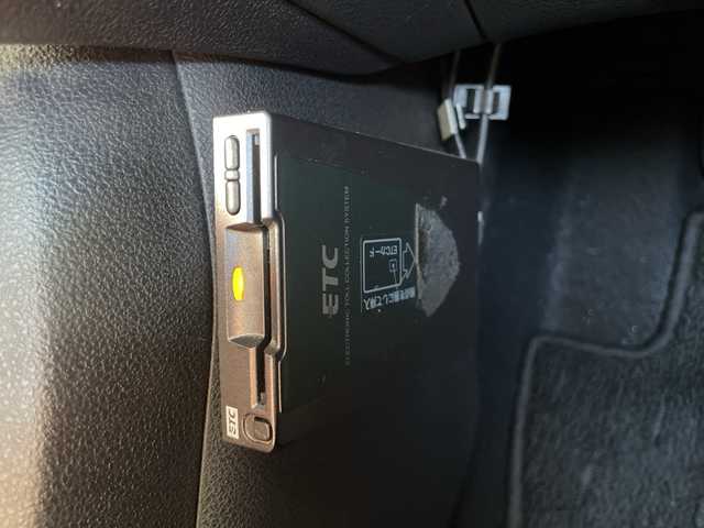 日産 ジューク 15RS タイプV 三重県 2012(平24)年 7.3万km ラディアントレッド 登録時72980km/禁煙車/純正7インチナビ(MP311D-W)/・フルセグ・Bluetooth・CD/DVD・AM/FM・SD/前方ドラレコ/バックカメラ/ETC/プッシュスタート/スマートキー/革巻きステアリング/フォグランプ/AUTOライト/電動格納ミラー/純正スチールホイール積込・サマータイヤ装着