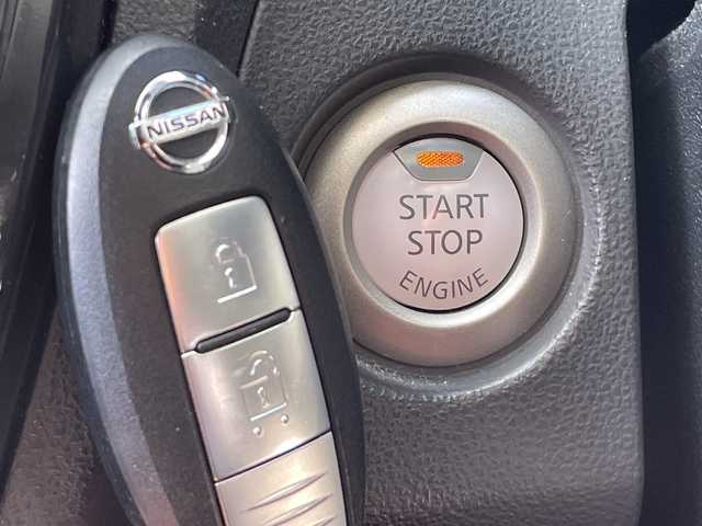 日産 ジューク 15RS タイプV 三重県 2012(平24)年 7.3万km ラディアントレッド 登録時72980km/禁煙車/純正7インチナビ(MP311D-W)/・フルセグ・Bluetooth・CD/DVD・AM/FM・SD/前方ドラレコ/バックカメラ/ETC/プッシュスタート/スマートキー/革巻きステアリング/フォグランプ/AUTOライト/電動格納ミラー/純正スチールホイール積込・サマータイヤ装着