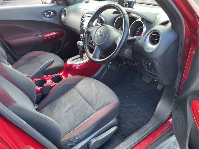 日産 ジューク 15RS タイプV 三重県 2012(平24)年 7.3万km ラディアントレッド 登録時72980km/禁煙車/純正7インチナビ(MP311D-W)/・フルセグ・Bluetooth・CD/DVD・AM/FM・SD/前方ドラレコ/バックカメラ/ETC/プッシュスタート/スマートキー/革巻きステアリング/フォグランプ/AUTOライト/電動格納ミラー/純正スチールホイール積込・サマータイヤ装着
