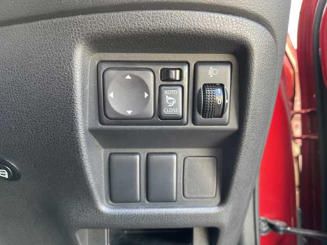 日産 ジューク 15RS タイプV 三重県 2012(平24)年 7.3万km ラディアントレッド 登録時72980km/禁煙車/純正7インチナビ(MP311D-W)/・フルセグ・Bluetooth・CD/DVD・AM/FM・SD/前方ドラレコ/バックカメラ/ETC/プッシュスタート/スマートキー/革巻きステアリング/フォグランプ/AUTOライト/電動格納ミラー/純正スチールホイール積込・サマータイヤ装着