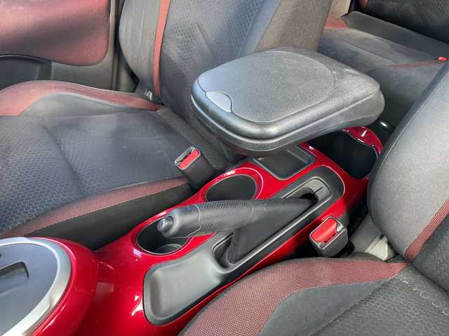 日産 ジューク 15RS タイプV 三重県 2012(平24)年 7.3万km ラディアントレッド 登録時72980km/禁煙車/純正7インチナビ(MP311D-W)/・フルセグ・Bluetooth・CD/DVD・AM/FM・SD/前方ドラレコ/バックカメラ/ETC/プッシュスタート/スマートキー/革巻きステアリング/フォグランプ/AUTOライト/電動格納ミラー/純正スチールホイール積込・サマータイヤ装着