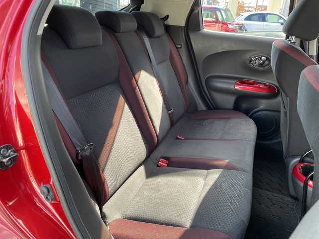 日産 ジューク 15RS タイプV 三重県 2012(平24)年 7.3万km ラディアントレッド 登録時72980km/禁煙車/純正7インチナビ(MP311D-W)/・フルセグ・Bluetooth・CD/DVD・AM/FM・SD/前方ドラレコ/バックカメラ/ETC/プッシュスタート/スマートキー/革巻きステアリング/フォグランプ/AUTOライト/電動格納ミラー/純正スチールホイール積込・サマータイヤ装着