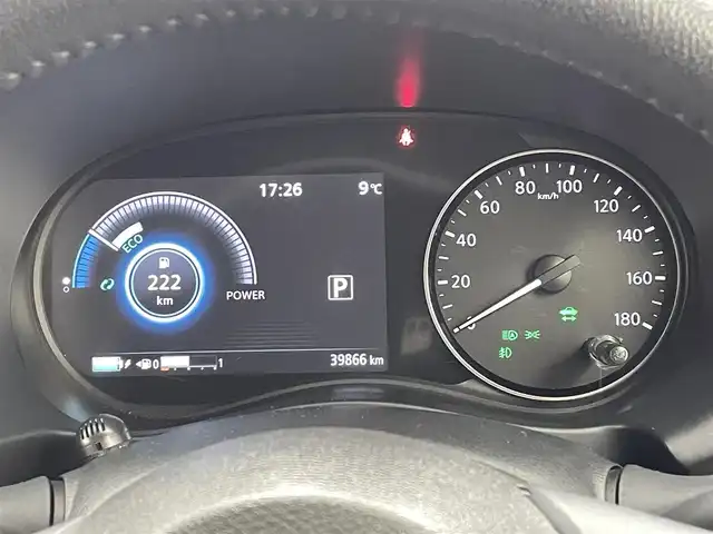 日産 キックス X 熊本県 2020(令2)年 4万km ブリリアントホワイトパール/ピュアブラック 2トーン ワンオーナー　/禁煙車　/純正9インチナビ（ＣＤ・ＤＶＤ・フルセグ・ＢＴ・フルセグ・ipod・SD・ＵＳＢ）/アラウンドビューモニター　/純正前方ドライブレコーダー　/ビルトインＥＴＣ　/レーダークルーズコントロール　/レーンキープアシスト/エマージェンシーブレーキ/側方支援/駐車支援/ふらつき警報/横滑り防止/前後クリアランスソナー/デジタルインナーミラー/ハーフレザーシート/純正フロアマット/純正17インチAW/オートライト/LEDヘッドライト/フォグライト/スマートキー/プッシュスタート/スペアキー1本/保証書/取扱説明書