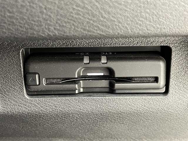 日産 キックス X 熊本県 2020(令2)年 4万km ブリリアントホワイトパール/ピュアブラック 2トーン ワンオーナー　/禁煙車　/純正9インチナビ（ＣＤ・ＤＶＤ・フルセグ・ＢＴ・フルセグ・ipod・SD・ＵＳＢ）/アラウンドビューモニター　/純正前方ドライブレコーダー　/ビルトインＥＴＣ　/レーダークルーズコントロール　/レーンキープアシスト/エマージェンシーブレーキ/側方支援/駐車支援/ふらつき警報/横滑り防止/前後クリアランスソナー/デジタルインナーミラー/ハーフレザーシート/純正フロアマット/純正17インチAW/オートライト/LEDヘッドライト/フォグライト/スマートキー/プッシュスタート/スペアキー1本/保証書/取扱説明書