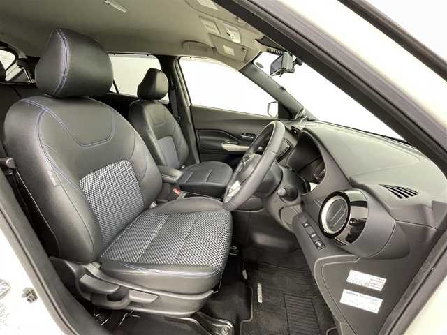 日産 キックス X 熊本県 2020(令2)年 4万km ブリリアントホワイトパール/ピュアブラック 2トーン ワンオーナー　/禁煙車　/純正9インチナビ（ＣＤ・ＤＶＤ・フルセグ・ＢＴ・フルセグ・ipod・SD・ＵＳＢ）/アラウンドビューモニター　/純正前方ドライブレコーダー　/ビルトインＥＴＣ　/レーダークルーズコントロール　/レーンキープアシスト/エマージェンシーブレーキ/側方支援/駐車支援/ふらつき警報/横滑り防止/前後クリアランスソナー/デジタルインナーミラー/ハーフレザーシート/純正フロアマット/純正17インチAW/オートライト/LEDヘッドライト/フォグライト/スマートキー/プッシュスタート/スペアキー1本/保証書/取扱説明書