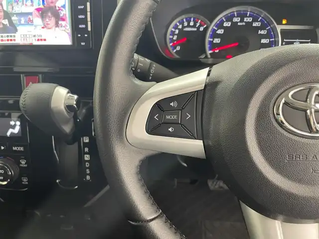 トヨタ ルーミー カスタムG 滋賀県 2020(令2)年 3.5万km ブラックマイカ/マゼンダベリーメタリック 社外ナビ/全方位カメラ/両側パワースライドドア/ドライブレコーダー/コーナーセンサー/後席用ヘッドレストモニターＤ＋Ｎ/前席シートヒーター/クルーズコントロール/ＬＥＤライト/オートハイビーム/レーンキープアシスト/プリクラッシュセーフティー/オートマチックハイビーム/オートライト