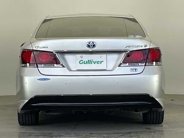 トヨタ クラウン ハイブリッド 栃木県 2015(平27)年 9.6万km シルバー 純正メモリナビ/(CD/DVD/Bluetooth/ワンセグTV/USB)/バックカメラ/ETC/クリアランスソナー/クルーズコントロール/純正アルミホイール/本革シート/パワーシート/シートヒーター/ステアリングヒーター/衝突軽減システム/横滑り防止装置/盗難防止装置/スマートキー/プッシュスタート/電動格納ミラー/フォグランプ/社外フロアマット