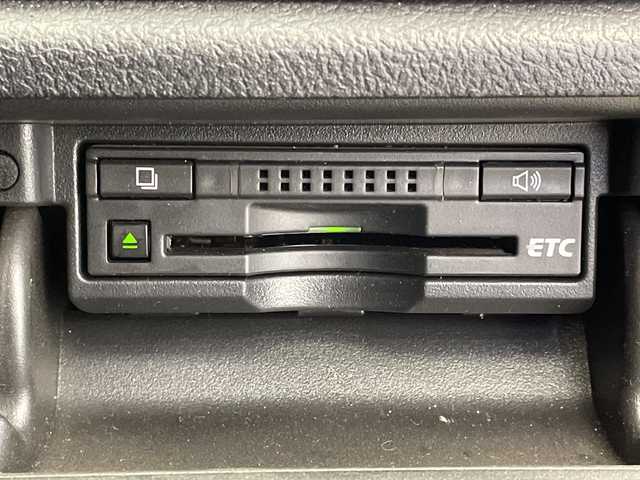 トヨタ クラウン ハイブリッド 栃木県 2015(平27)年 9.6万km シルバー 純正メモリナビ/(CD/DVD/Bluetooth/ワンセグTV/USB)/バックカメラ/ETC/クリアランスソナー/クルーズコントロール/純正アルミホイール/本革シート/パワーシート/シートヒーター/ステアリングヒーター/衝突軽減システム/横滑り防止装置/盗難防止装置/スマートキー/プッシュスタート/電動格納ミラー/フォグランプ/社外フロアマット