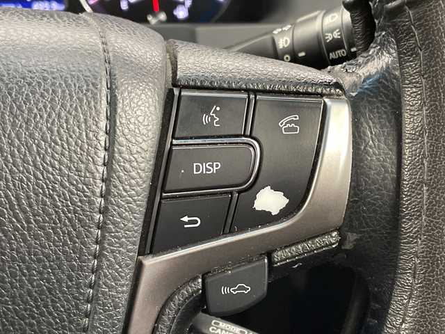 トヨタ クラウン ハイブリッド 栃木県 2015(平27)年 9.6万km シルバー 純正メモリナビ/(CD/DVD/Bluetooth/ワンセグTV/USB)/バックカメラ/ETC/クリアランスソナー/クルーズコントロール/純正アルミホイール/本革シート/パワーシート/シートヒーター/ステアリングヒーター/衝突軽減システム/横滑り防止装置/盗難防止装置/スマートキー/プッシュスタート/電動格納ミラー/フォグランプ/社外フロアマット